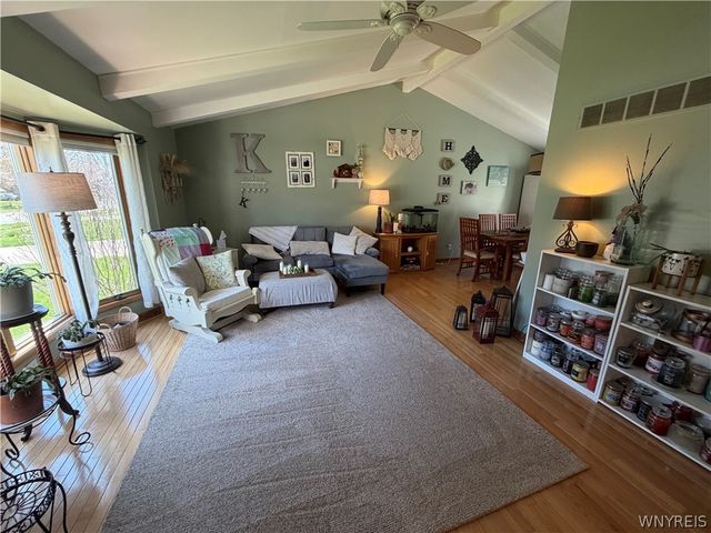 72 Fieldstone Drive, Grand Island, NY 14072