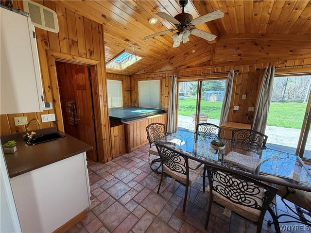 72 Fieldstone Drive, Grand Island, NY 14072