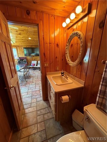 72 Fieldstone Drive, Grand Island, NY 14072
