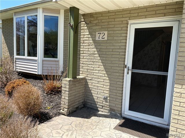 72 Fieldstone Drive, Grand Island, NY 14072