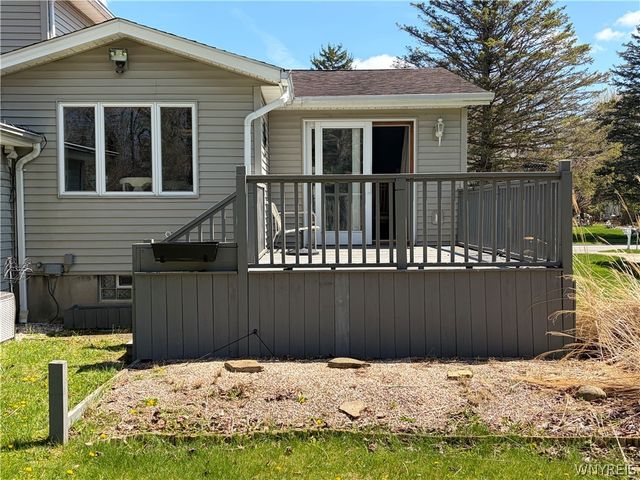 72 Fieldstone Drive, Grand Island, NY 14072
