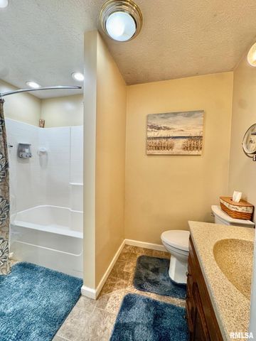 2817 N HARPER Terrace, Peoria, IL 61604