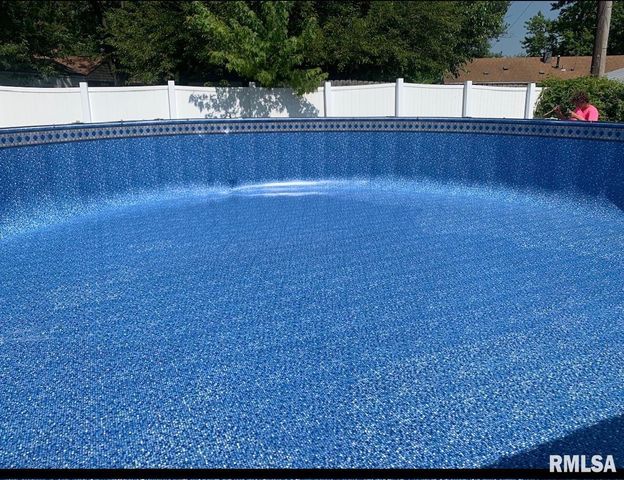 2817 N HARPER Terrace, Peoria, IL 61604