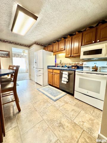 2817 N HARPER Terrace, Peoria, IL 61604