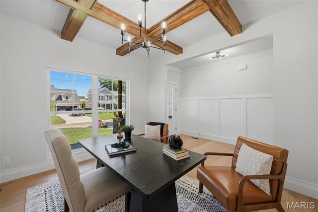 140 W Sarah Avenue, Kirkwood, MO 63122