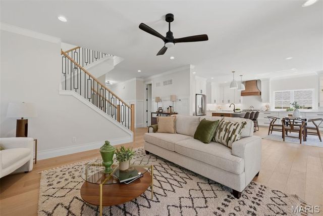140 W Sarah Avenue, Kirkwood, MO 63122