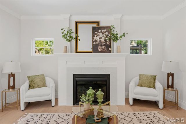 140 W Sarah Avenue, Kirkwood, MO 63122