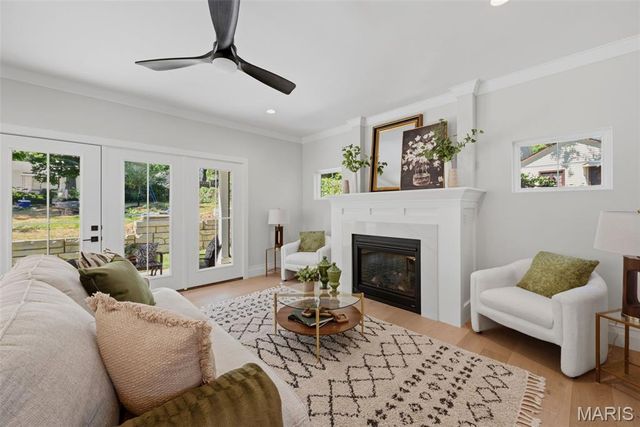 140 W Sarah Avenue, Kirkwood, MO 63122