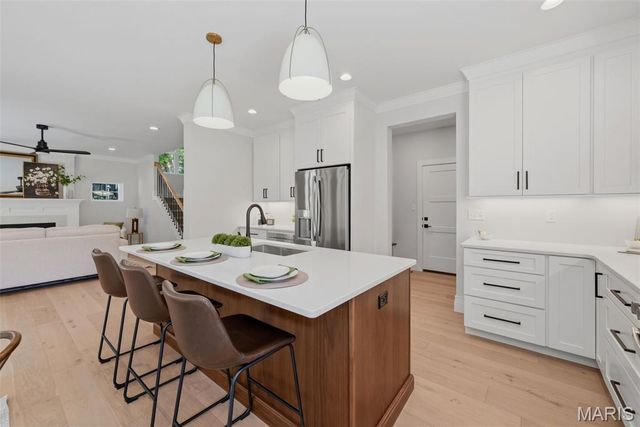 140 W Sarah Avenue, Kirkwood, MO 63122