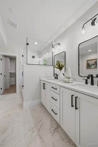 140 W Sarah Avenue, Kirkwood, MO 63122