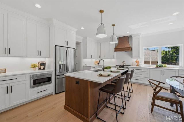 140 W Sarah Avenue, Kirkwood, MO 63122