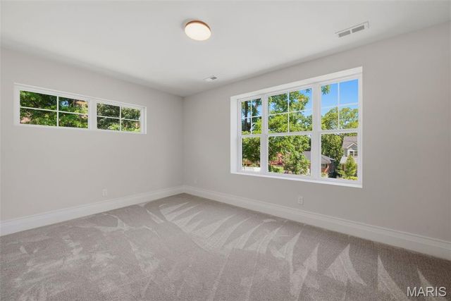 140 W Sarah Avenue, Kirkwood, MO 63122