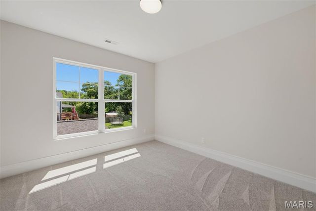 140 W Sarah Avenue, Kirkwood, MO 63122