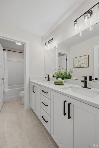 140 W Sarah Avenue, Kirkwood, MO 63122