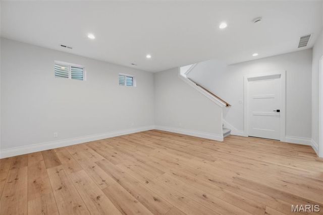 140 W Sarah Avenue, Kirkwood, MO 63122