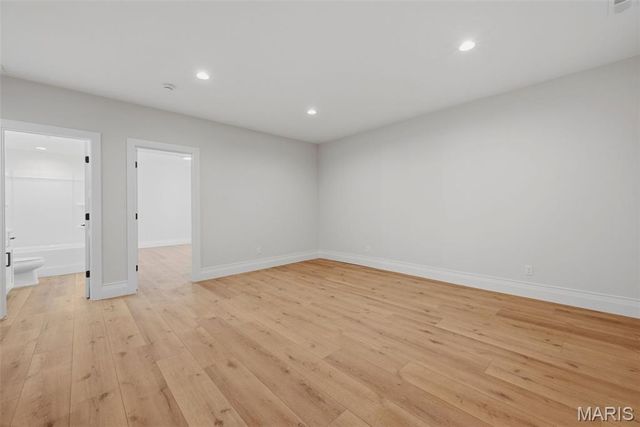 140 W Sarah Avenue, Kirkwood, MO 63122