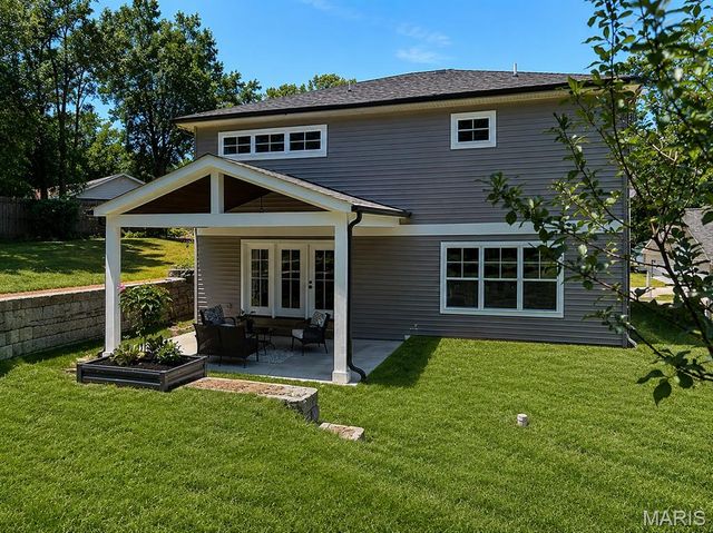 140 W Sarah Avenue, Kirkwood, MO 63122