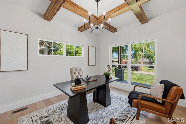 140 W Sarah Avenue, Kirkwood, MO 63122