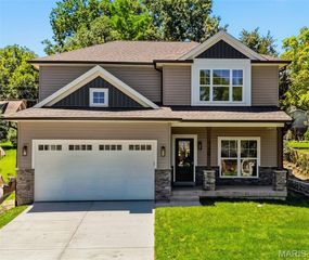 140 W Sarah Avenue, Kirkwood, MO 63122
