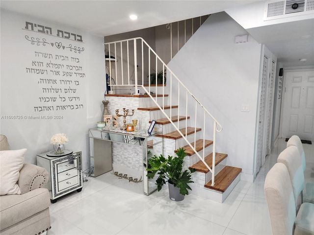 3301 Simms St 12B, Hollywood, FL 33021