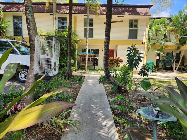 3301 Simms St 12B, Hollywood, FL 33021