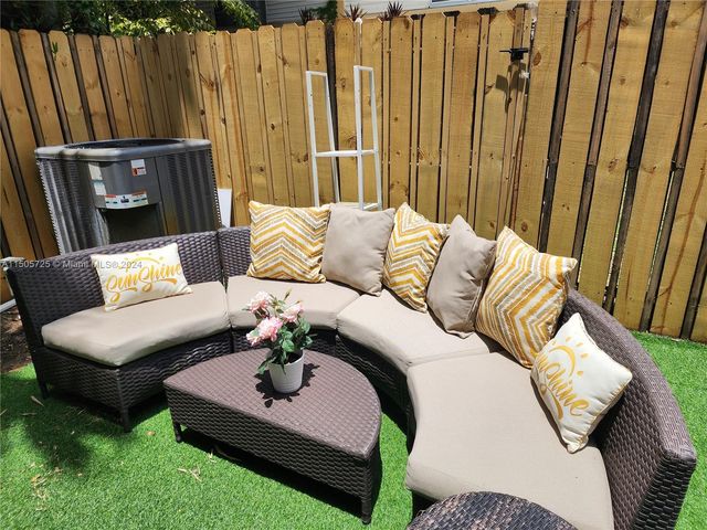 3301 Simms St 12B, Hollywood, FL 33021