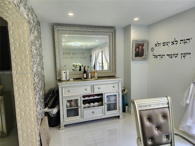 3301 Simms St 12B, Hollywood, FL 33021