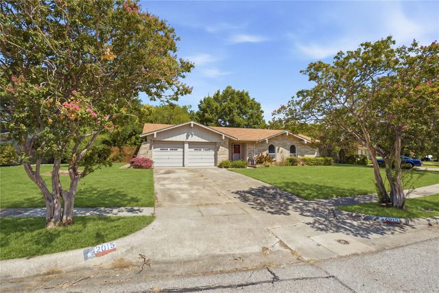 2015 Inverness Drive, Carrollton, TX 75007