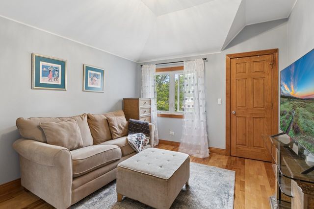 3328 N Plainfield Avenue, Chicago, IL 60634