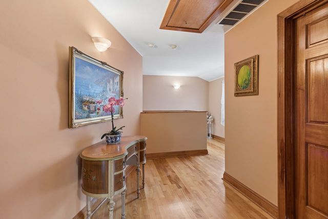 3328 N Plainfield Avenue, Chicago, IL 60634