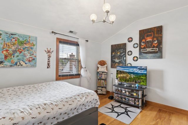 3328 N Plainfield Avenue, Chicago, IL 60634