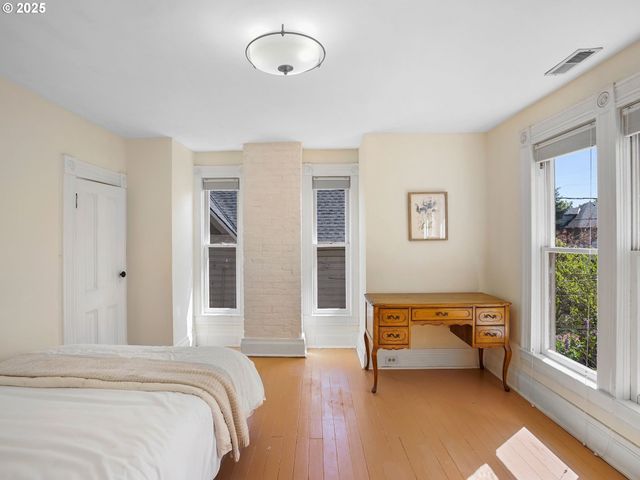 131 Ne TILLAMOOK St, Portland, OR 97212