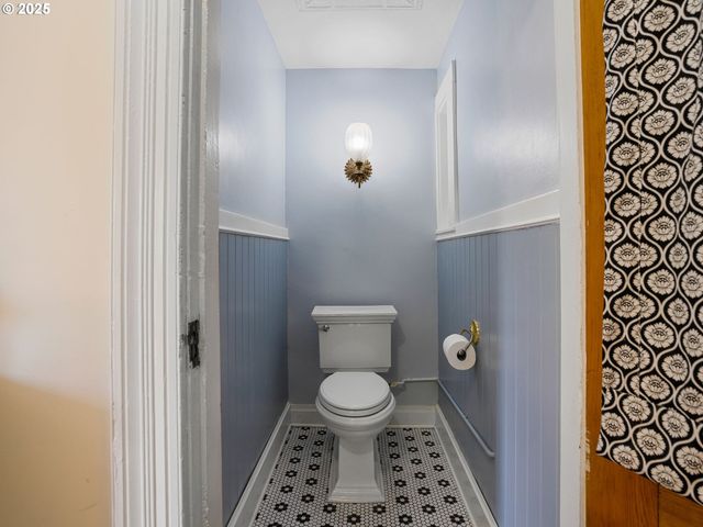 131 Ne TILLAMOOK St, Portland, OR 97212