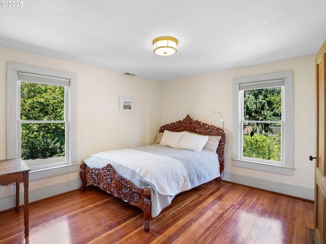 131 Ne TILLAMOOK St, Portland, OR 97212