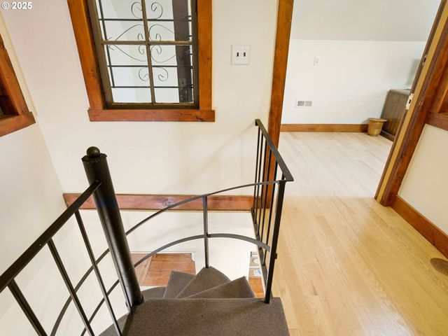 131 Ne TILLAMOOK St, Portland, OR 97212