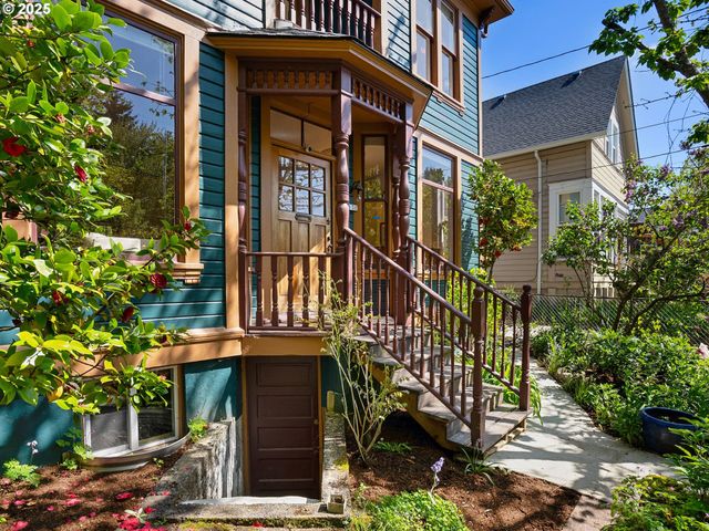 131 Ne TILLAMOOK St, Portland, OR 97212