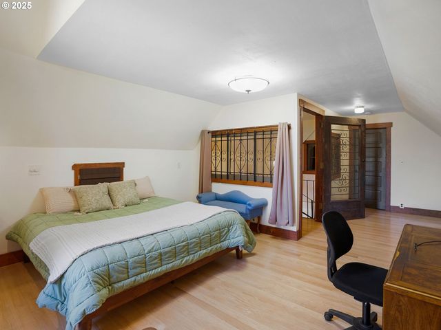 131 Ne TILLAMOOK St, Portland, OR 97212