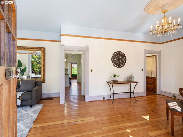 131 Ne TILLAMOOK St, Portland, OR 97212