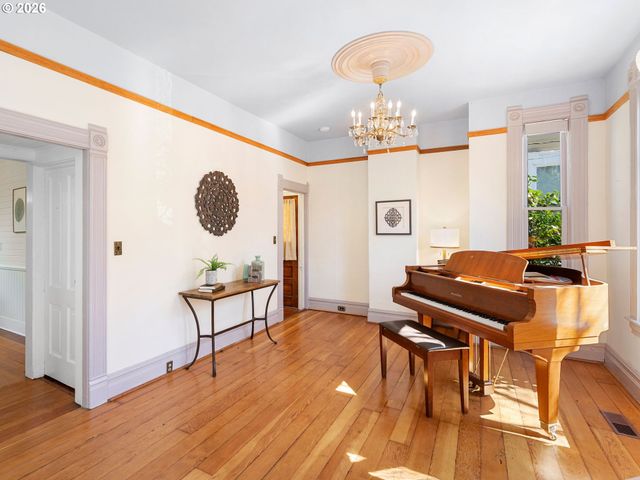 131 Ne TILLAMOOK St, Portland, OR 97212