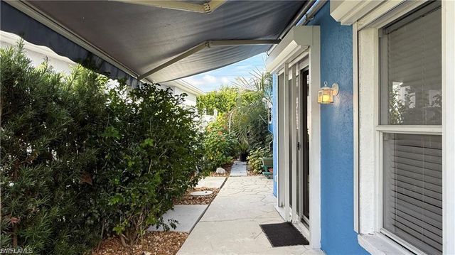 10700 Aqua Surf CT, Estero, FL 33928