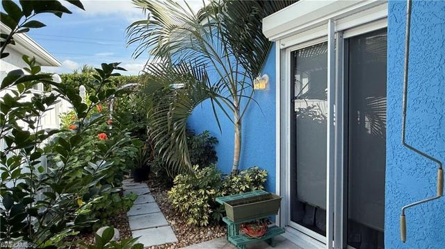 10700 Aqua Surf CT, Estero, FL 33928