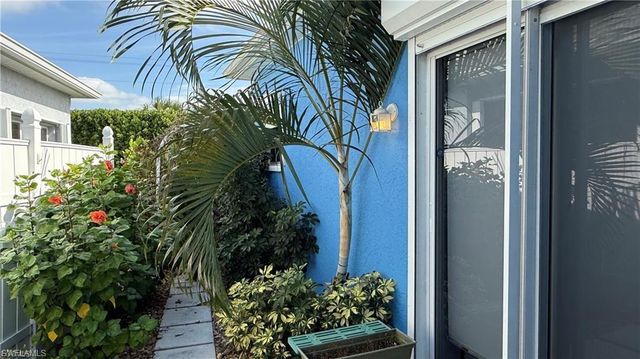 10700 Aqua Surf CT, Estero, FL 33928