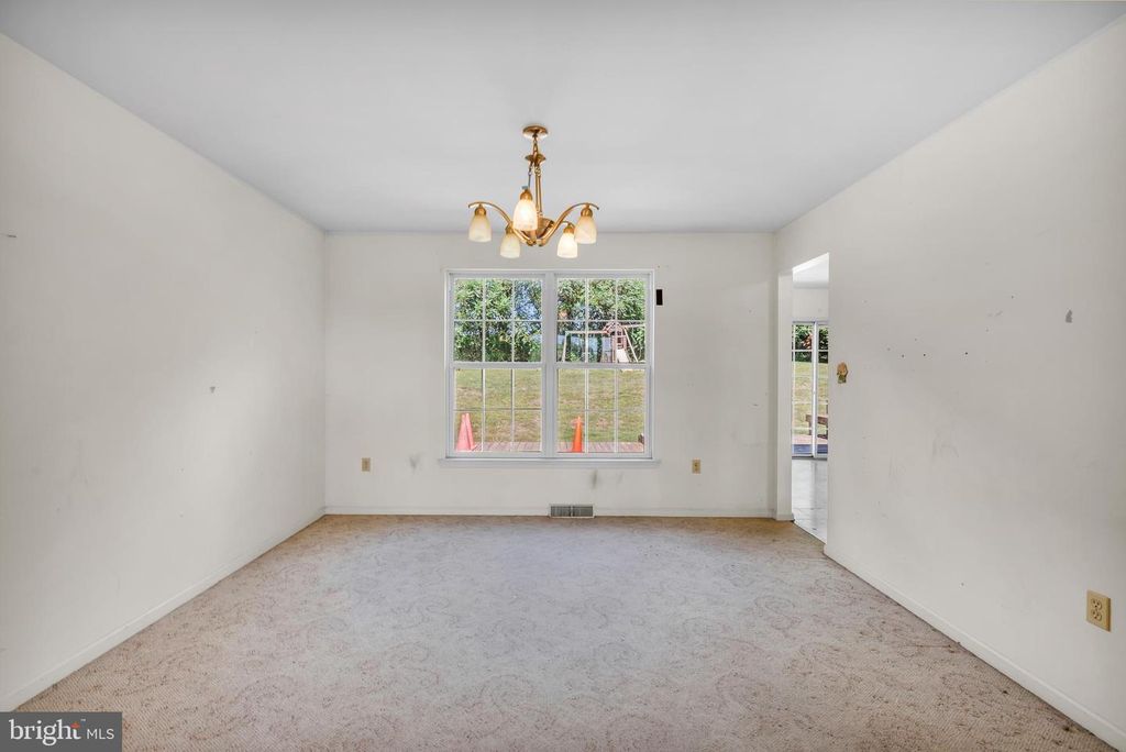 9535 FOXFIELD CT, Fogelsville, PA 18051