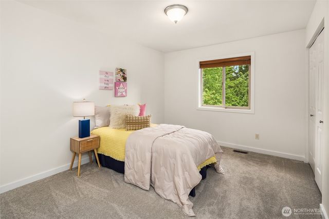 211 210th Avenue NE, Sammamish, WA 98074