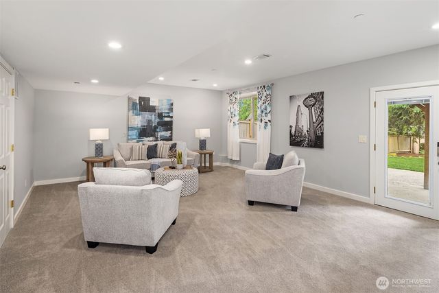 211 210th Avenue NE, Sammamish, WA 98074