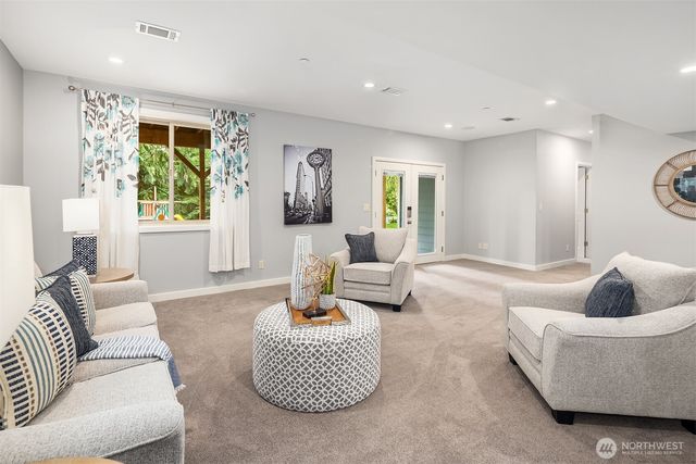 211 210th Avenue NE, Sammamish, WA 98074