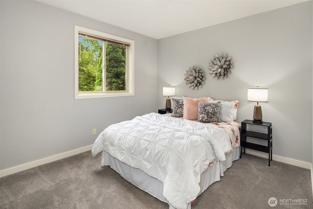 211 210th Avenue NE, Sammamish, WA 98074