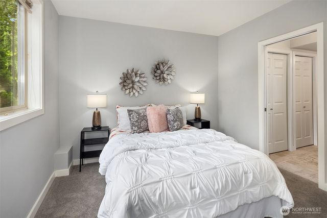 211 210th Avenue NE, Sammamish, WA 98074