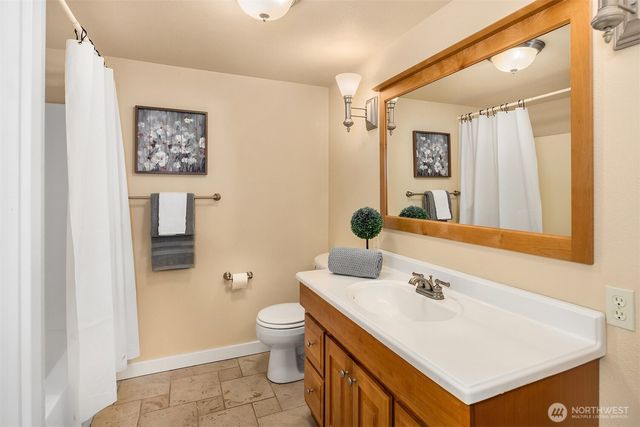 211 210th Avenue NE, Sammamish, WA 98074