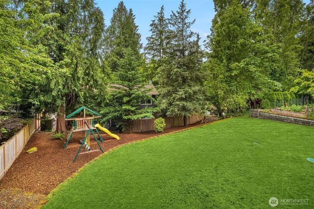 211 210th Avenue NE, Sammamish, WA 98074